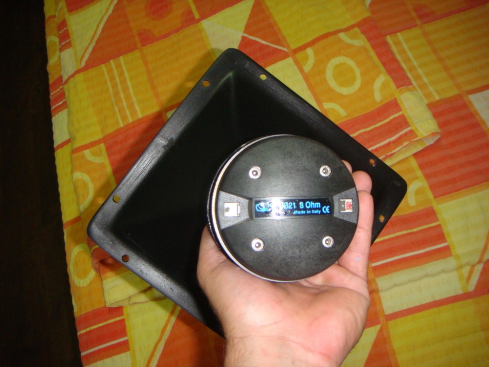 2q09he9.jpg